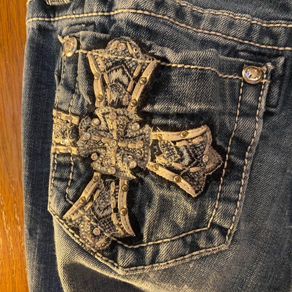 Miss me relaxed low rise bootcut jeans size 27 inseam 34 with rhinestone crosses - Picture 3 of 9